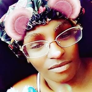 Meet your Posher, Scherrie